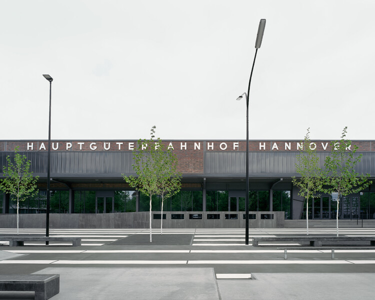 汉诺威货运站改造 / AFF architekten
