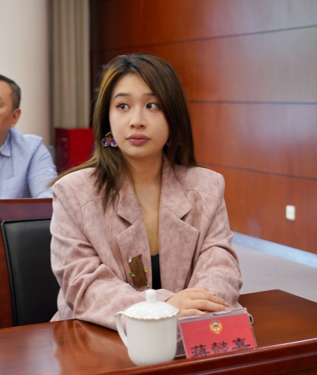 构建“三力融合”的文化传承模式，更好地传承和弘扬杜甫文化